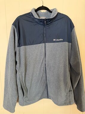 Columbia Men’s Navy and Gray Lightweight Full-Zip Shirt Jacket